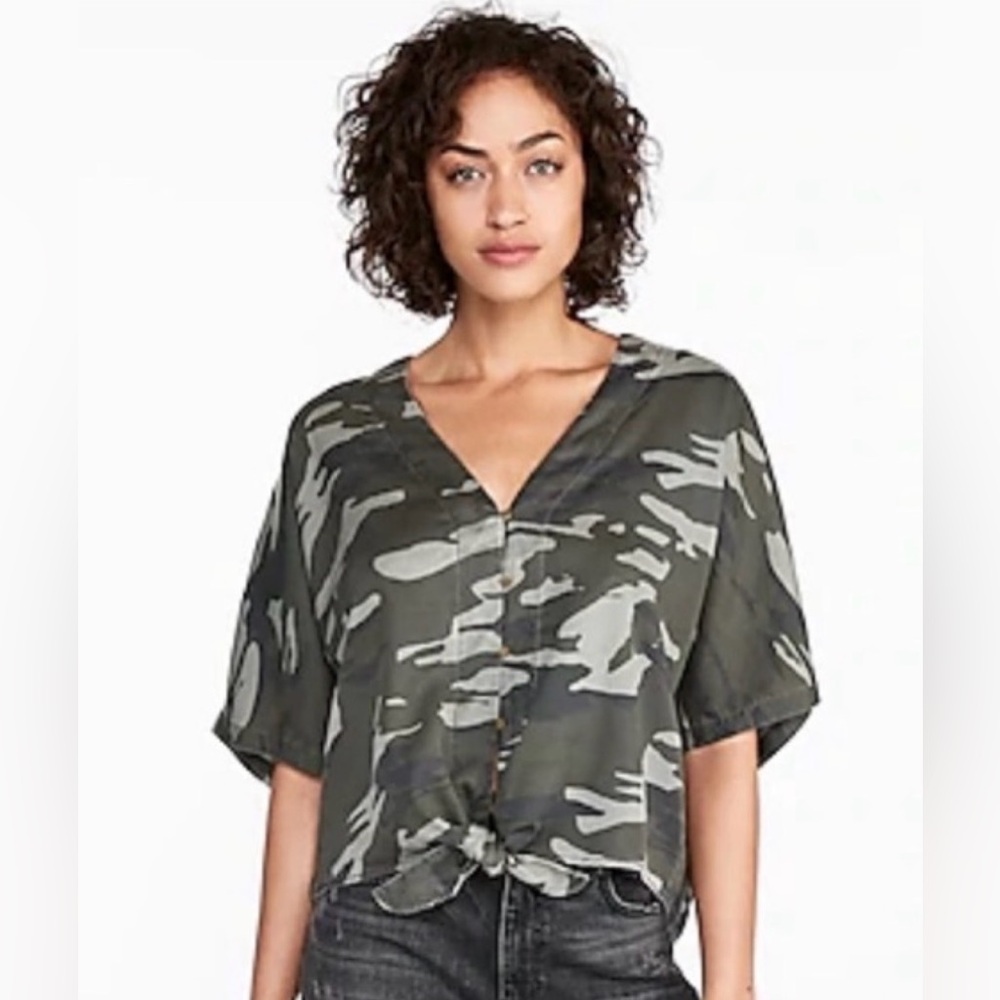 Express Camo Tie Waist Cropped Top Large